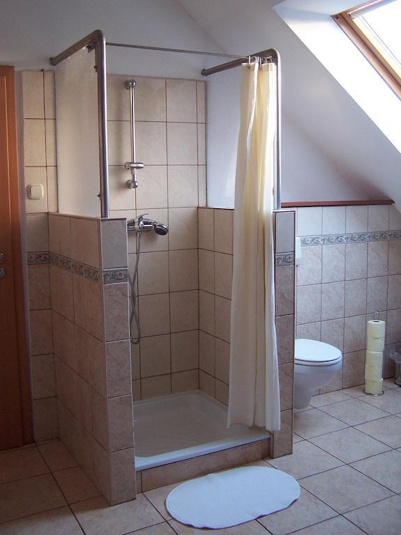 Akacia Apartment - Free Inside Parking, 2 Bedrooms, Garden, Next To Centre Budapešť Pokoj fotografie